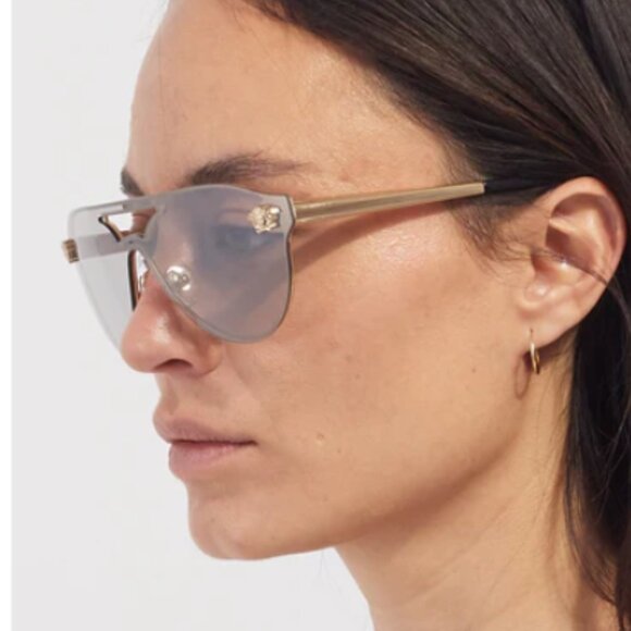 VERSACE WOMEN'S GORGEOUS SUNGLASSES! - Picture 15 of 16